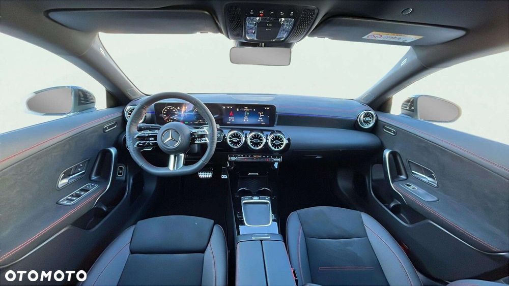 Mercedes-Benz CLA - 12