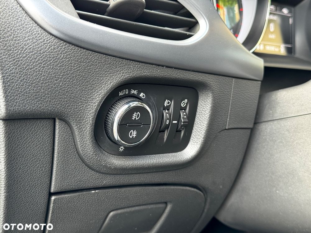 Opel Astra 1.6 CDTI Cosmo - 22