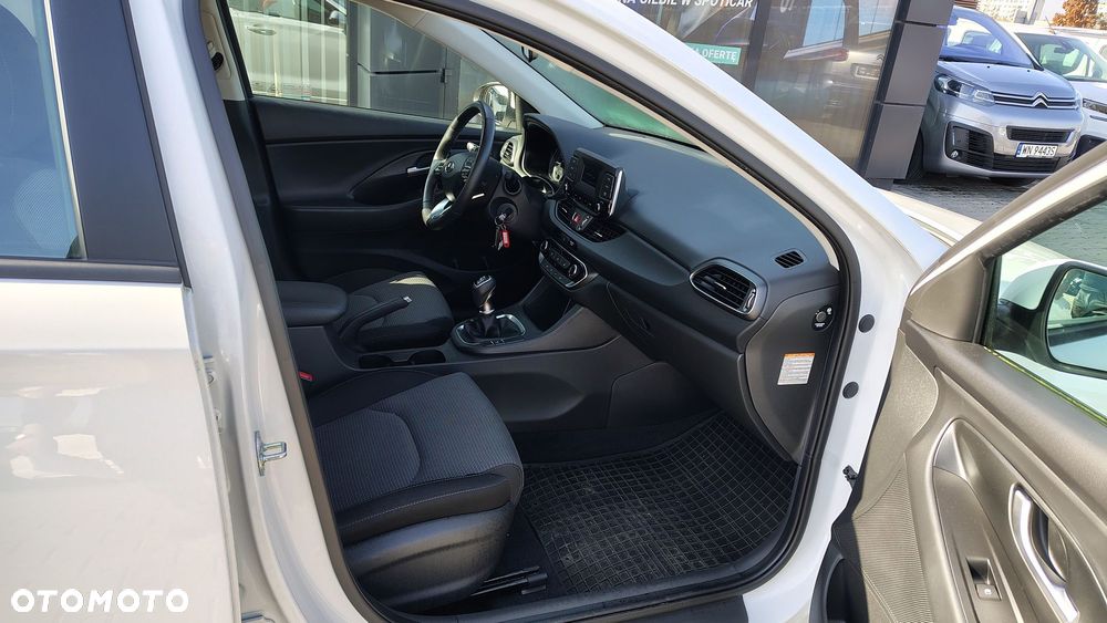 Hyundai i30 1.5 T-GDI 48V Modern - 12