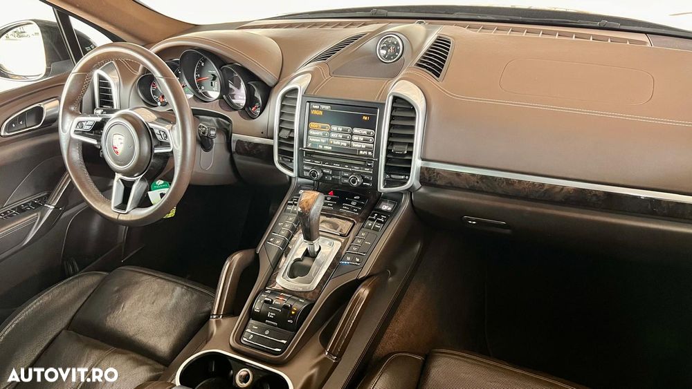Porsche Cayenne - 10