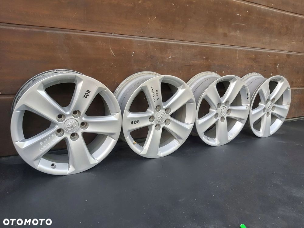 Toyota Auris Corolla E16 E18 Avensis T27 Alufelgi felgi 17 5x114,3 7J et39 - 2