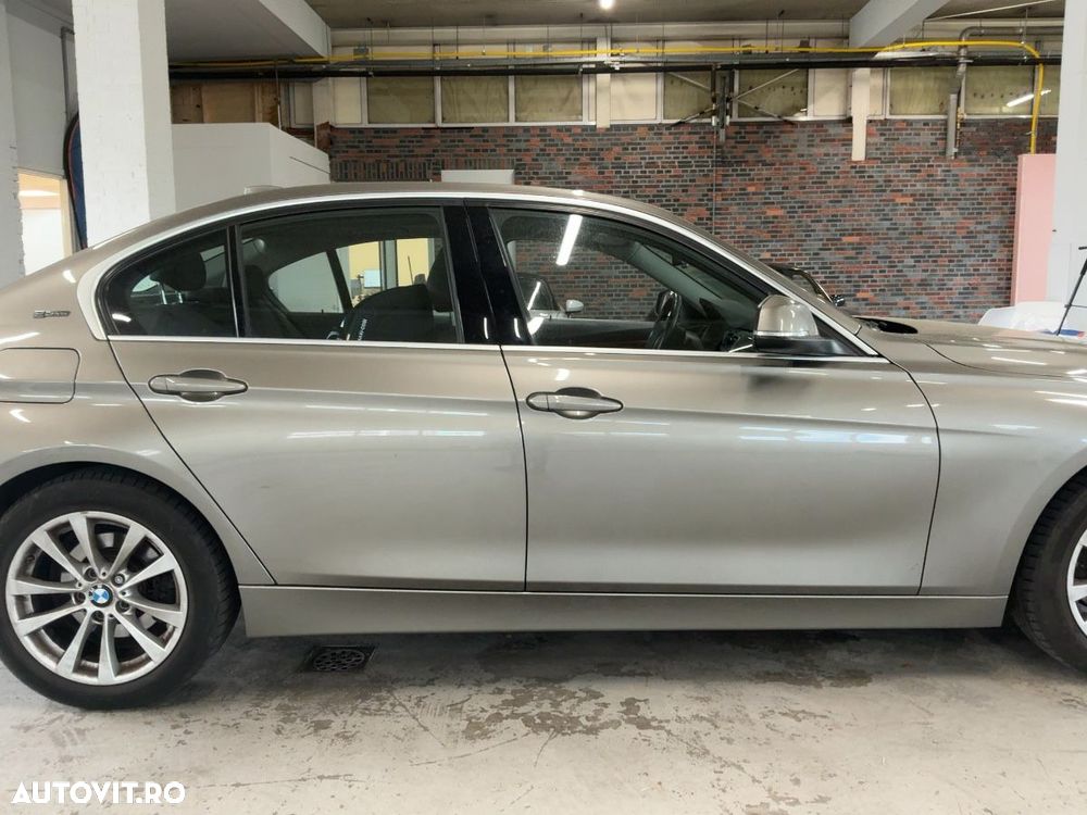 BMW Seria 3 330e iPerformance Sport Line - 11