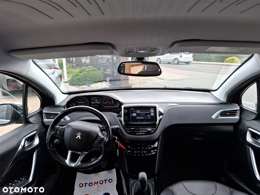 Peugeot 2008 1.2 Pure Tech Allure S&S - 15