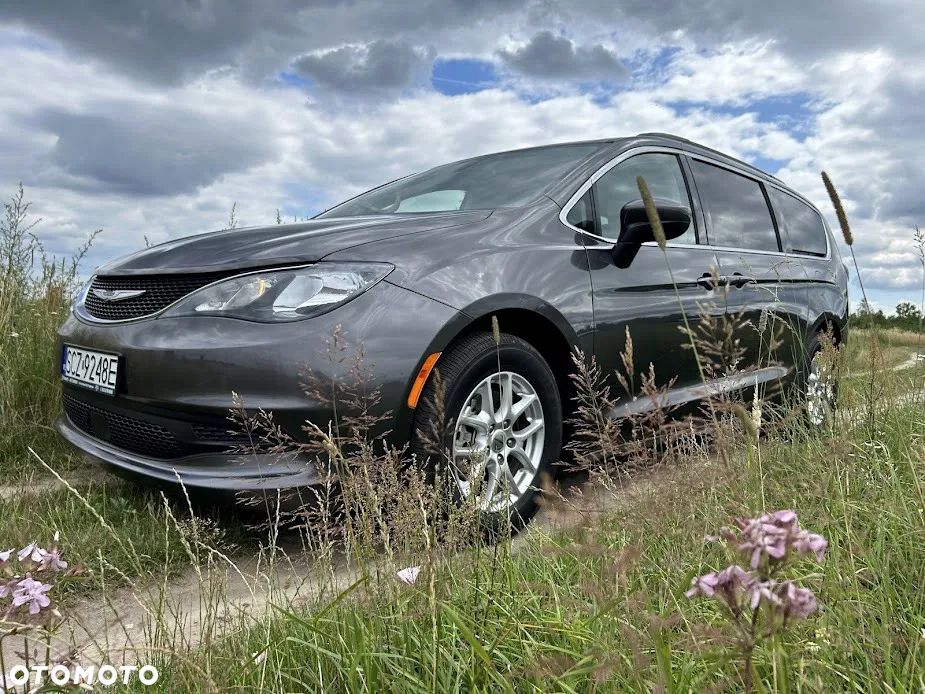 Chrysler Pacifica - 4