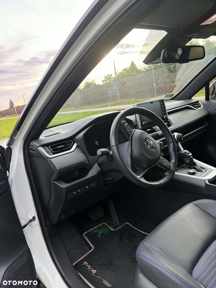 Toyota RAV4 - 13
