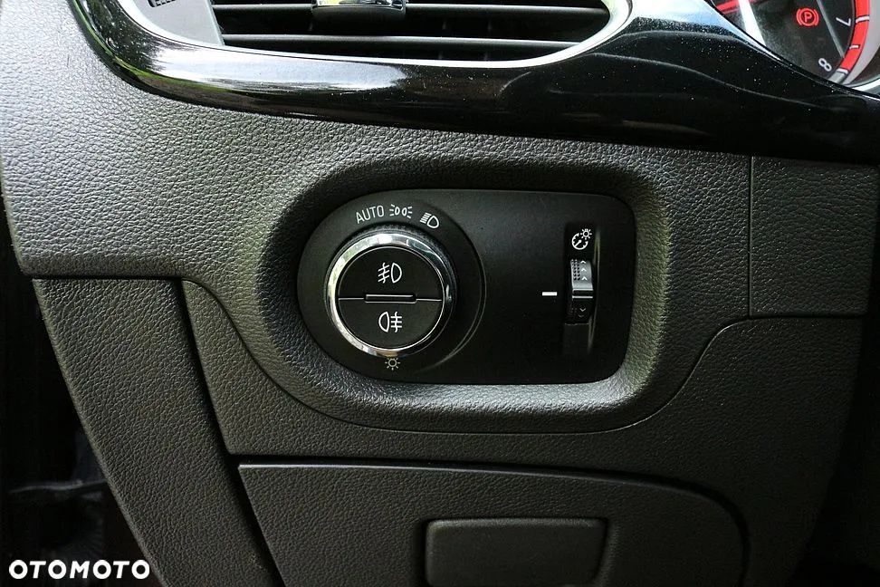 Opel Astra 1.4 Turbo Edition - 24