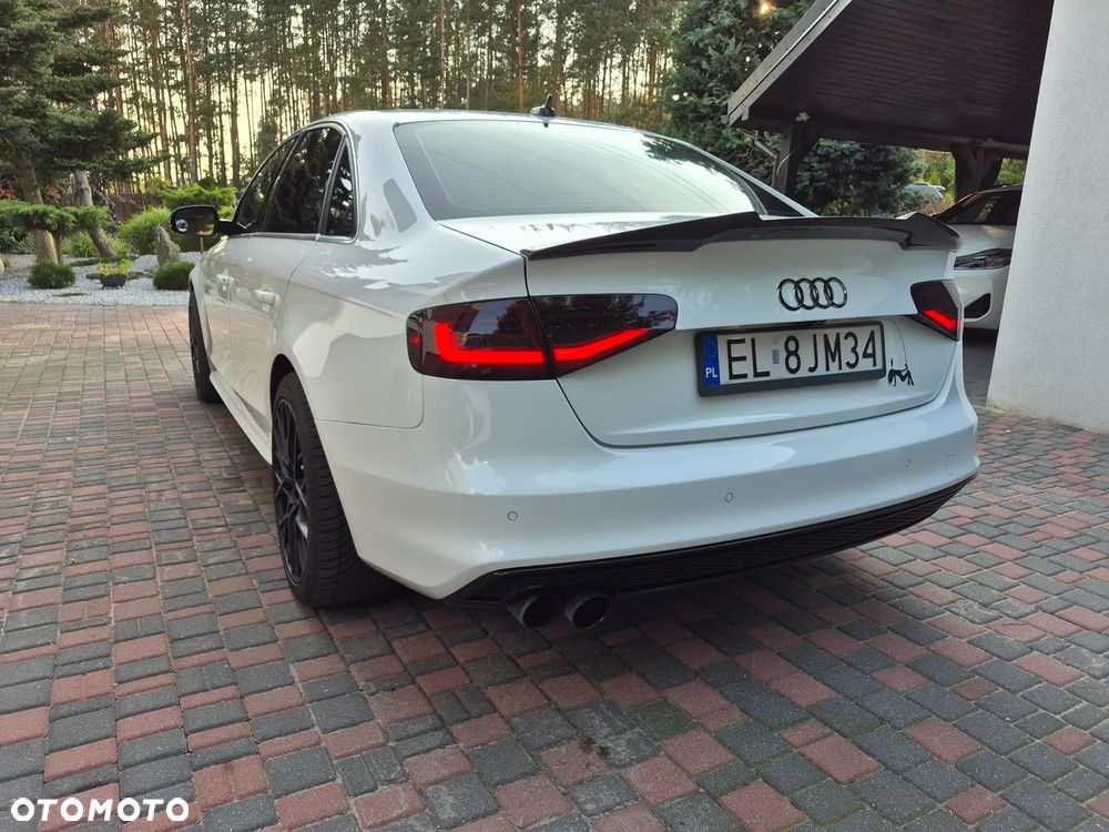 Audi A4 Limousine - 8