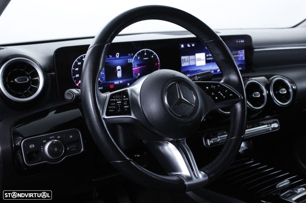 Mercedes-Benz A 200 d - 23