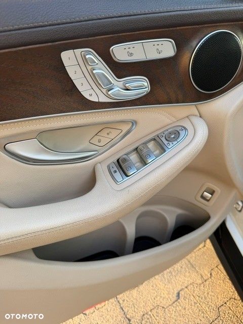 Mercedes-Benz GLC - 12
