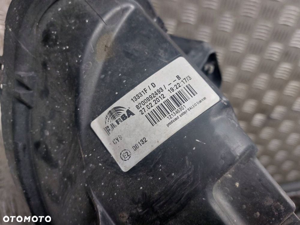 LAMPA LEWY PRZÓD + PRAWY PRZÓD RENAULT CLIO III LIFT 8200892495 - 8