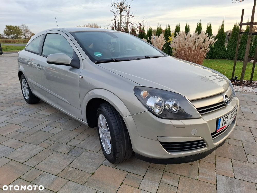 Opel Astra III GTC 1.4 Enjoy - 24