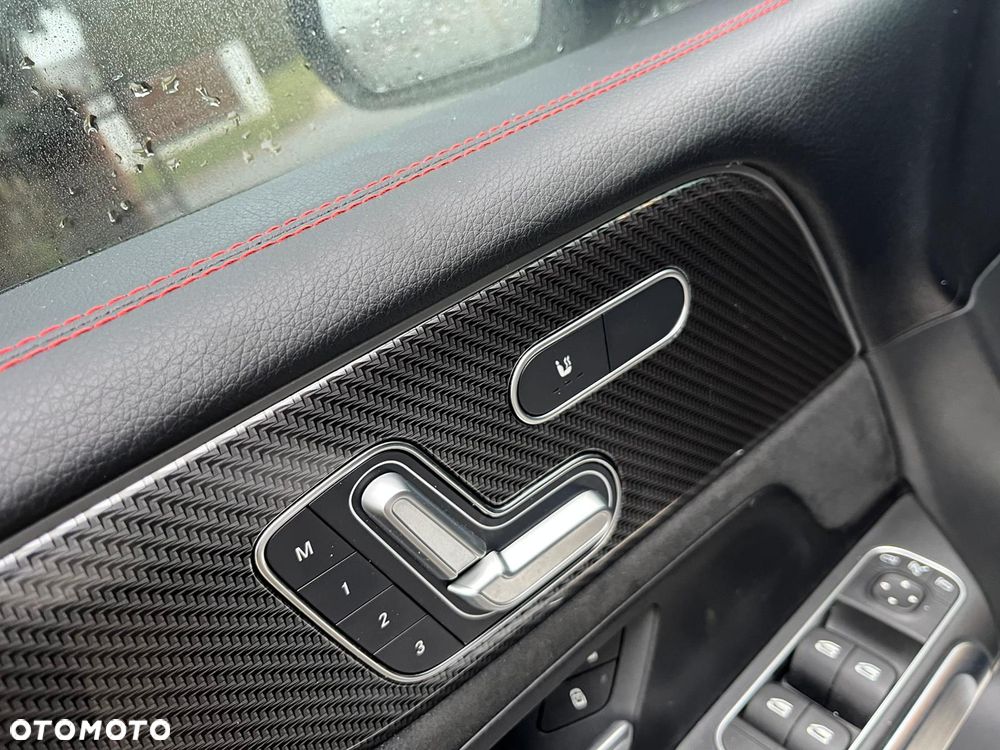 Mercedes-Benz GLB 250 8G-DCT AMG Line - 15