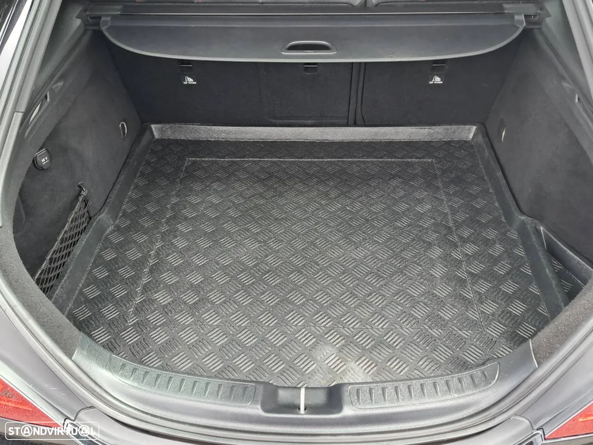 Mercedes-Benz CLA 220 d Shooting Brake AMG Line Aut. - 48