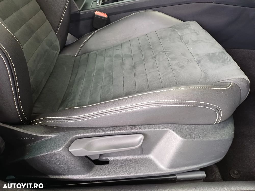Volkswagen Passat 2.0 TDI SCR DSG Elegance - 35