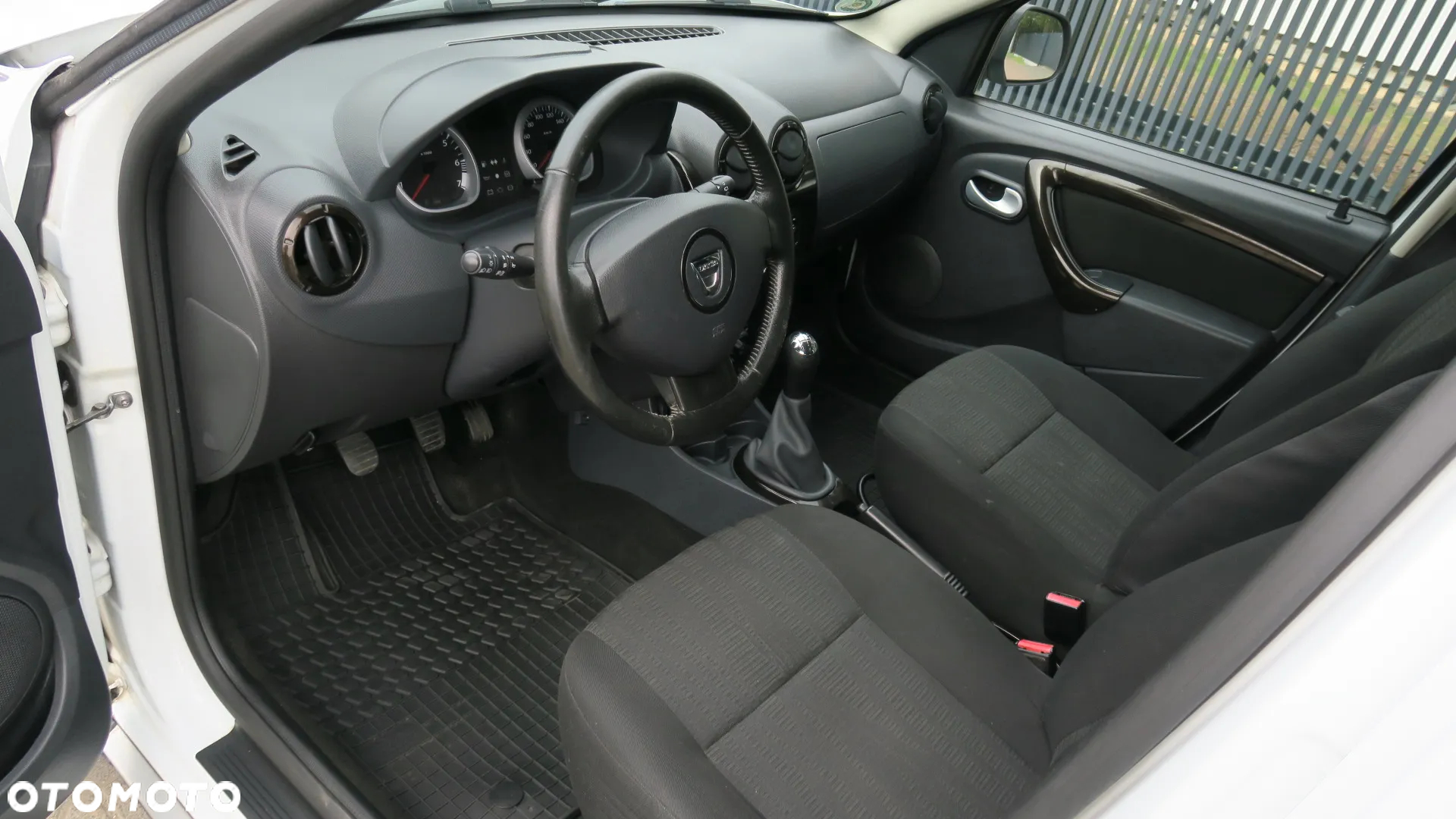 Dacia Duster 1.6 16V 4x2 Essentiel - 17