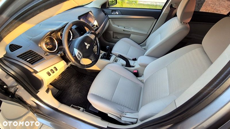 Mitsubishi Lancer 1.6 Invite - 15