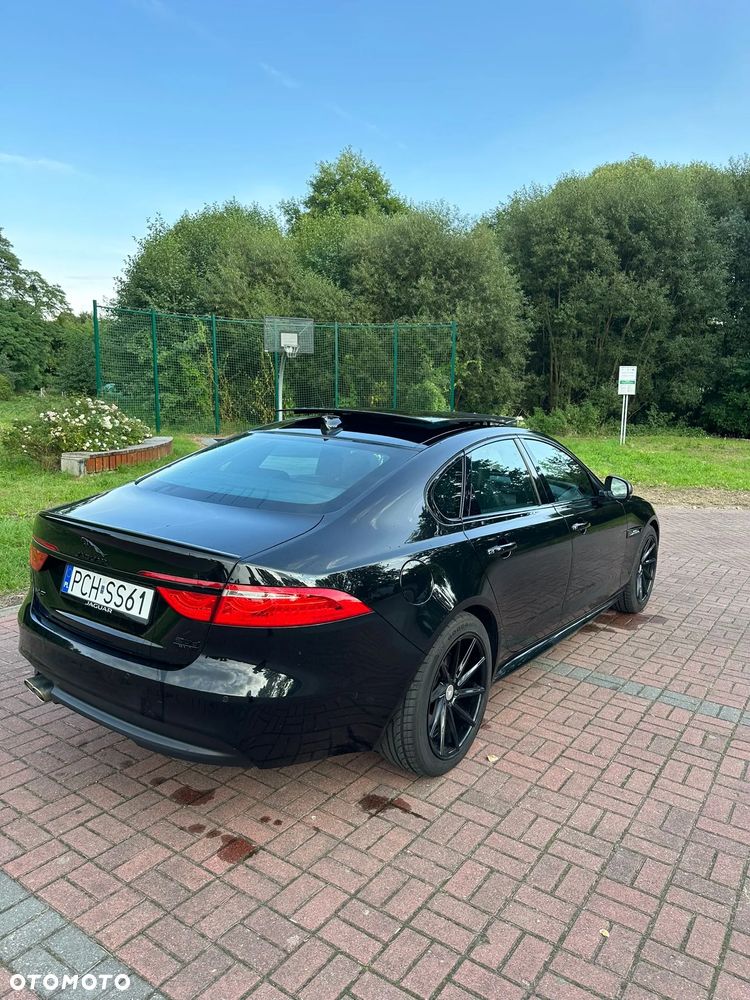 Jaguar XF 20d AWD R-Sport - 11