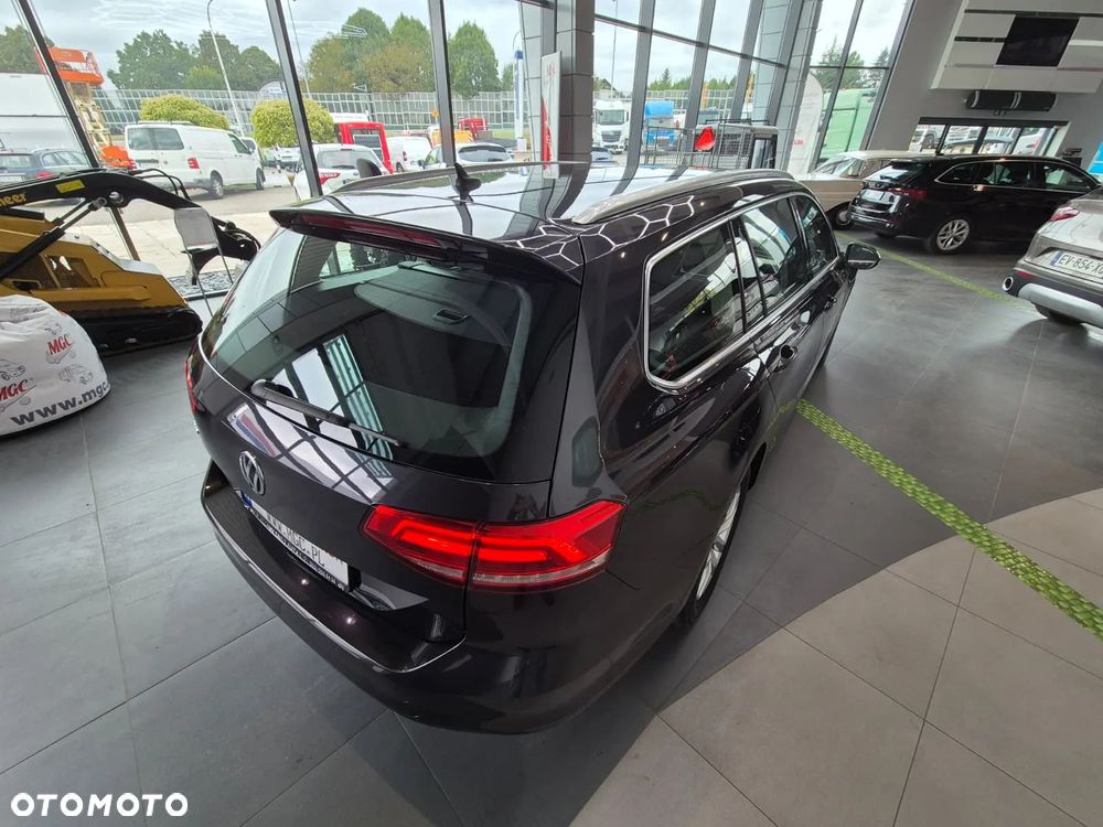 Volkswagen Passat - 37