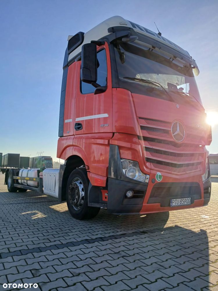 Mercedes-Benz Actros - 1