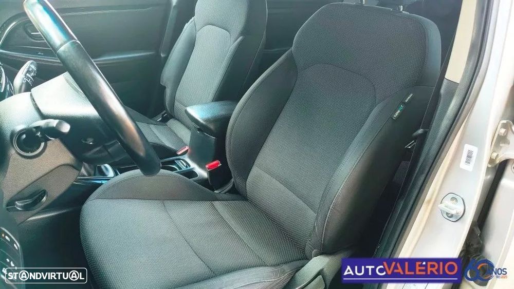 Kia Carens 1.7 CRDi ISG EX - 10