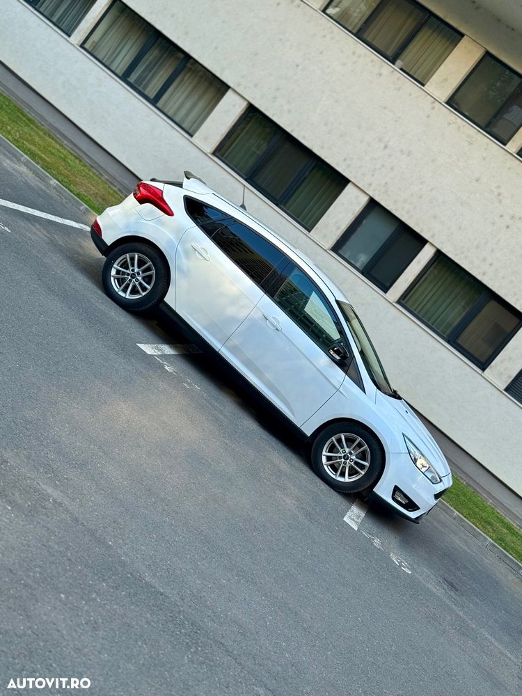 Ford Focus 1.5 TDCi Powershift Titanium - 4