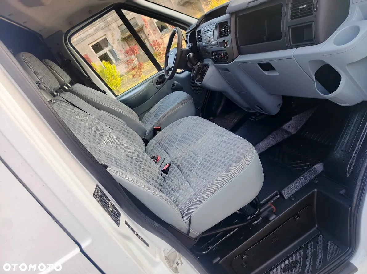 Ford Transit - 13