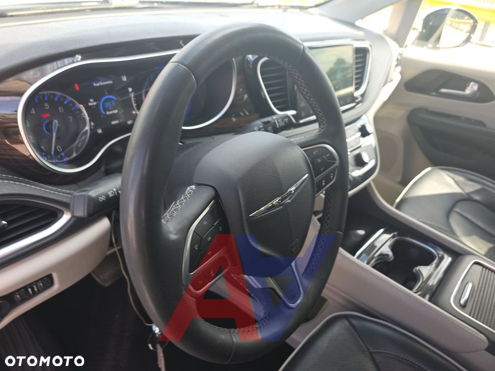 Chrysler Pacifica - 7