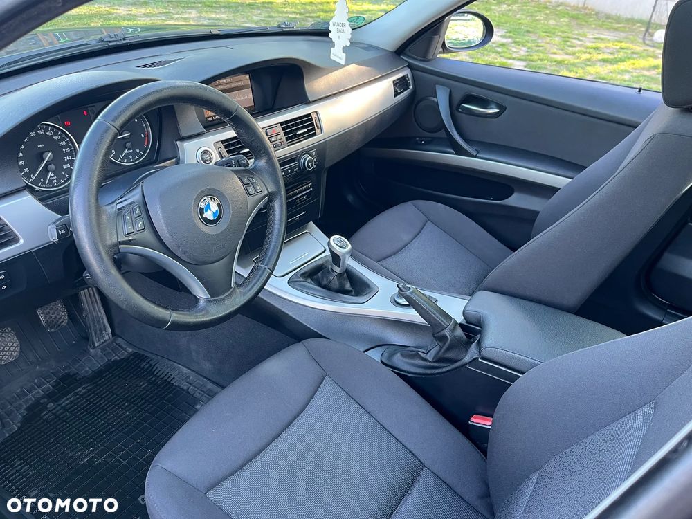 BMW Seria 3 320d Efficient Dynamics - 16