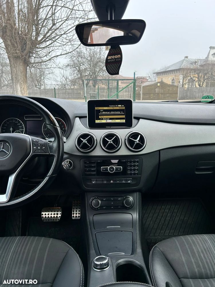 Mercedes-Benz B 180 - 5