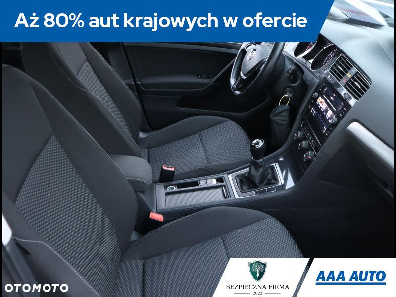 Volkswagen Golf - 10