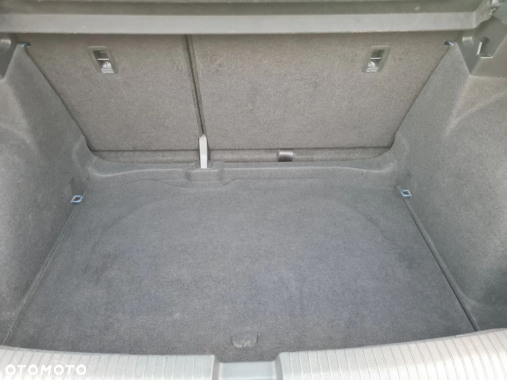 Volkswagen T-Roc - 13