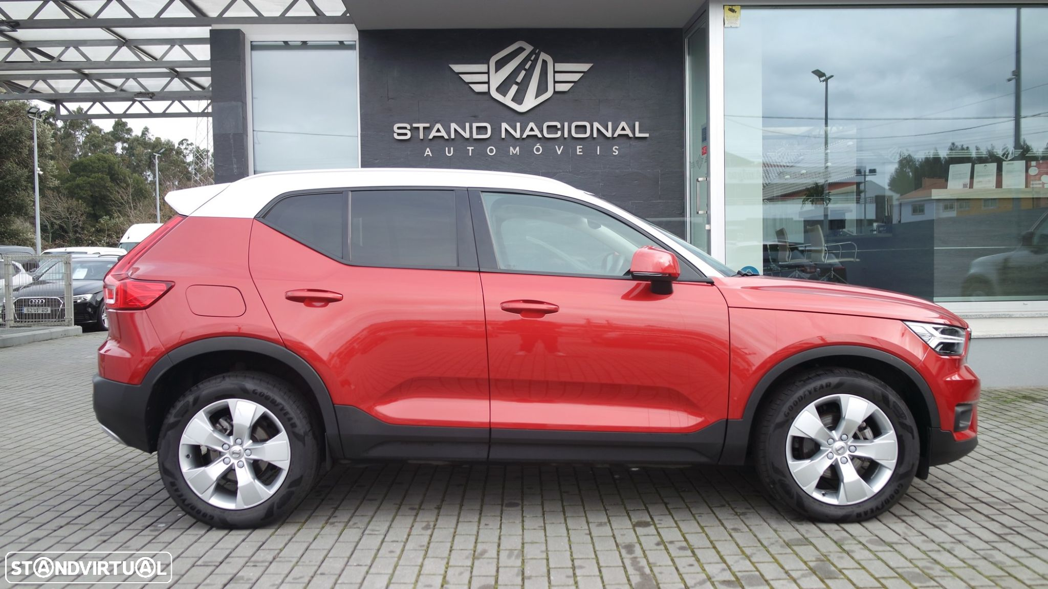 Volvo XC 40 2.0 D3 Momentum Plus Geartronic - 9