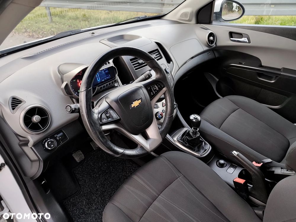 Chevrolet Aveo 1.6 LTZ S/S - 8