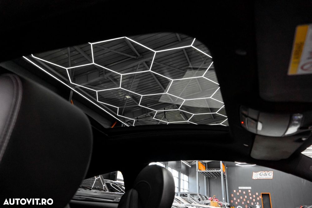 Mercedes-Benz C 300 4MATIC Aut. - 11