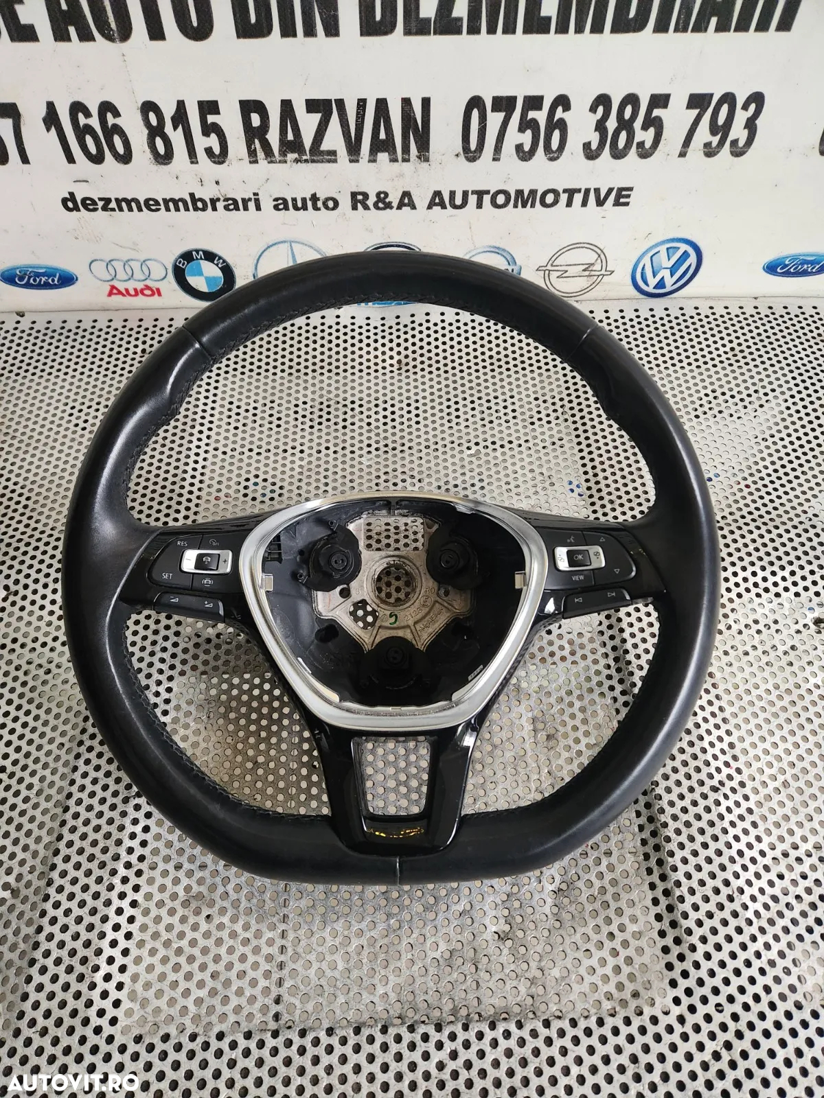 Volan Tesit Din Piele Cu Comenzi Vw T-Roc Tiguan Touran Golf Polo Cod 5TAAM Impecabil Dezmembrez Vw - 4