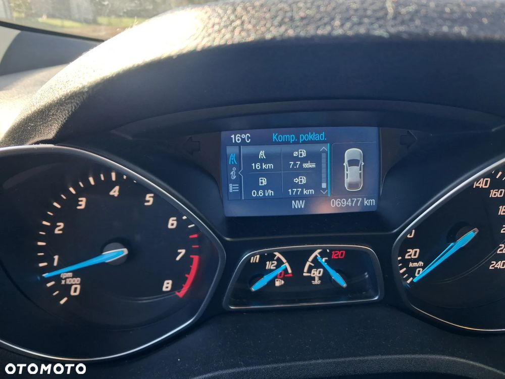 Ford Kuga 1.6 EcoBoost 2x4 Titanium - 26