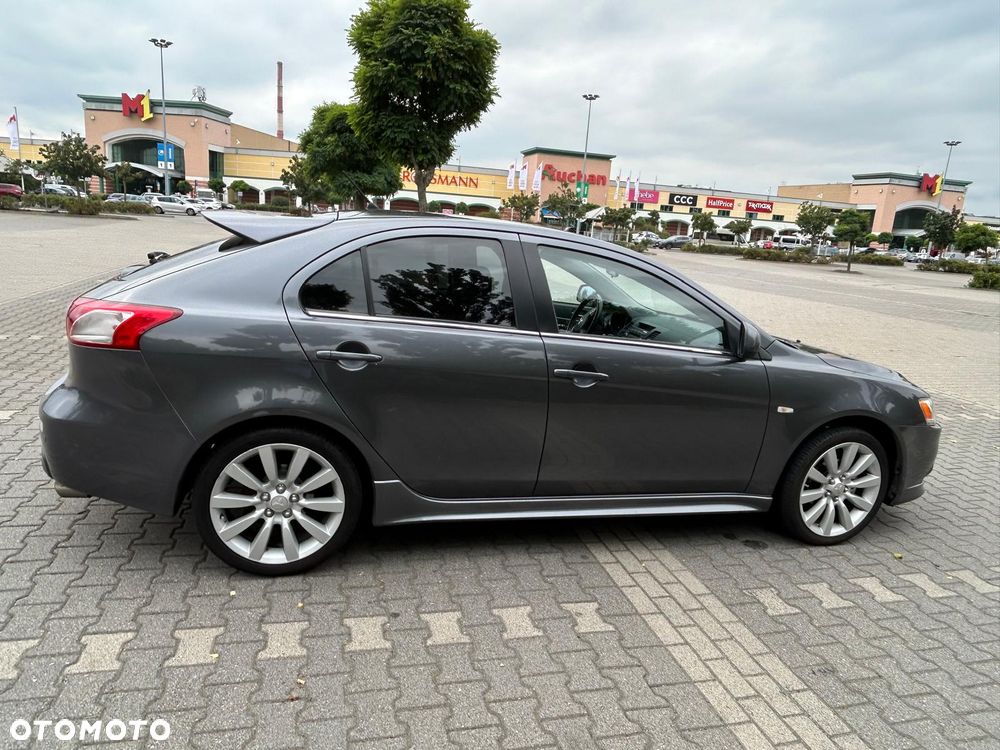 Mitsubishi Lancer - 8