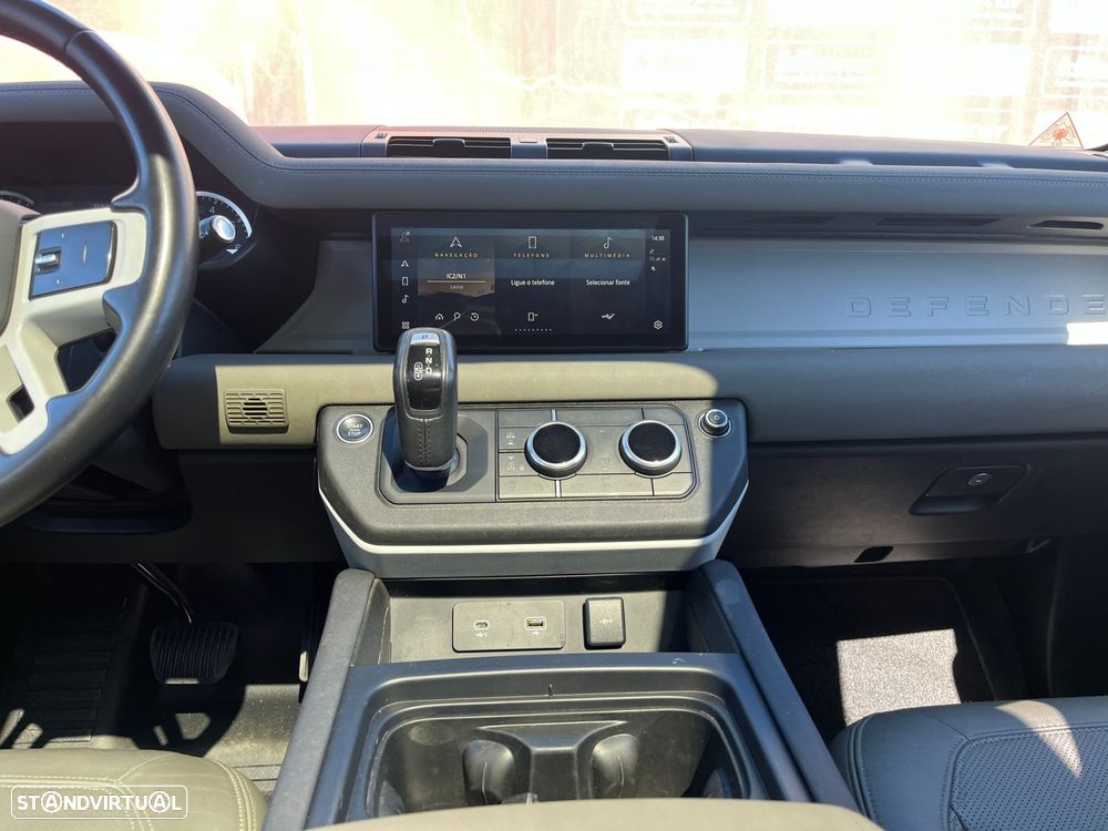 Land Rover Defender 2.0 P400e 110 AWD SE - 24