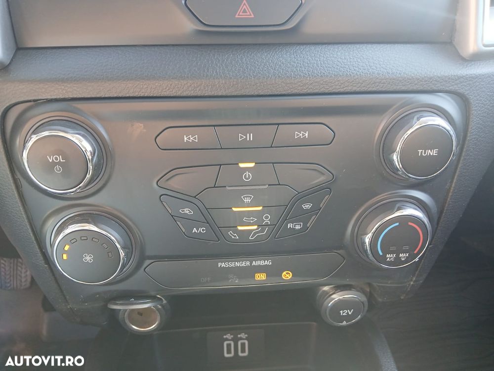 Ford Ranger 2.0 TD 170 CP 6MT 4x4 Double Cab Limited - 17