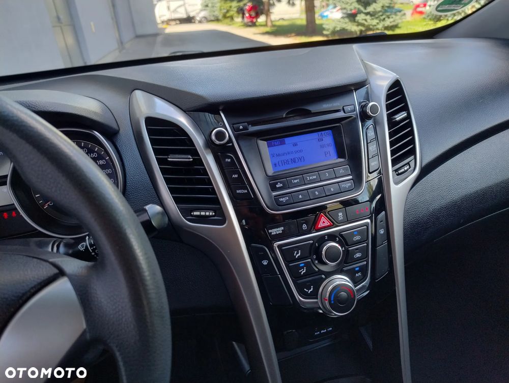 Hyundai i30 1.6 Trend - 16