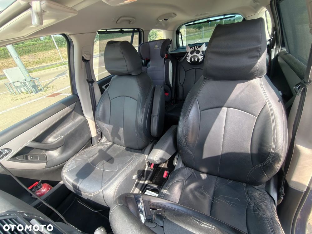 Citroën C4 Grand Picasso - 25