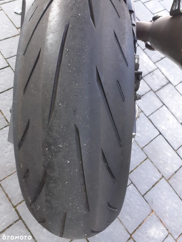 Suzuki GSX - 13