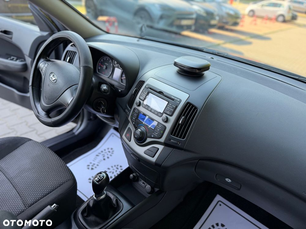 Hyundai i30 i30cw 1.4 UEFA EURO 2012 Edition - 34