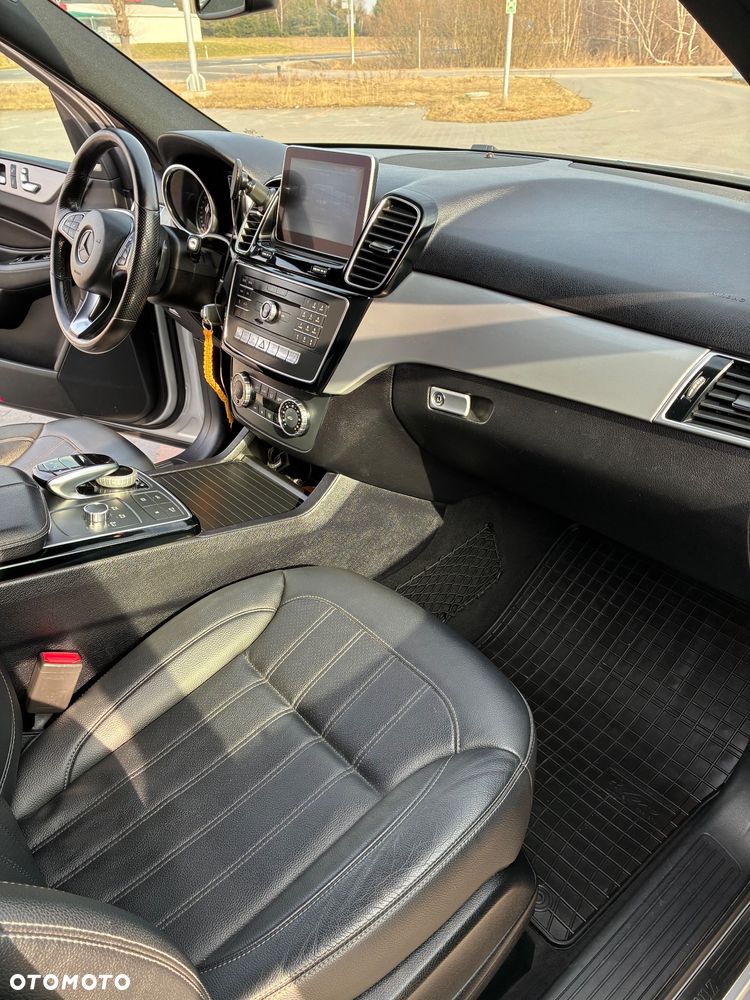 Mercedes-Benz GLE - 23