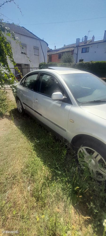 VW Passat 1.9 TDi Confortline - 4