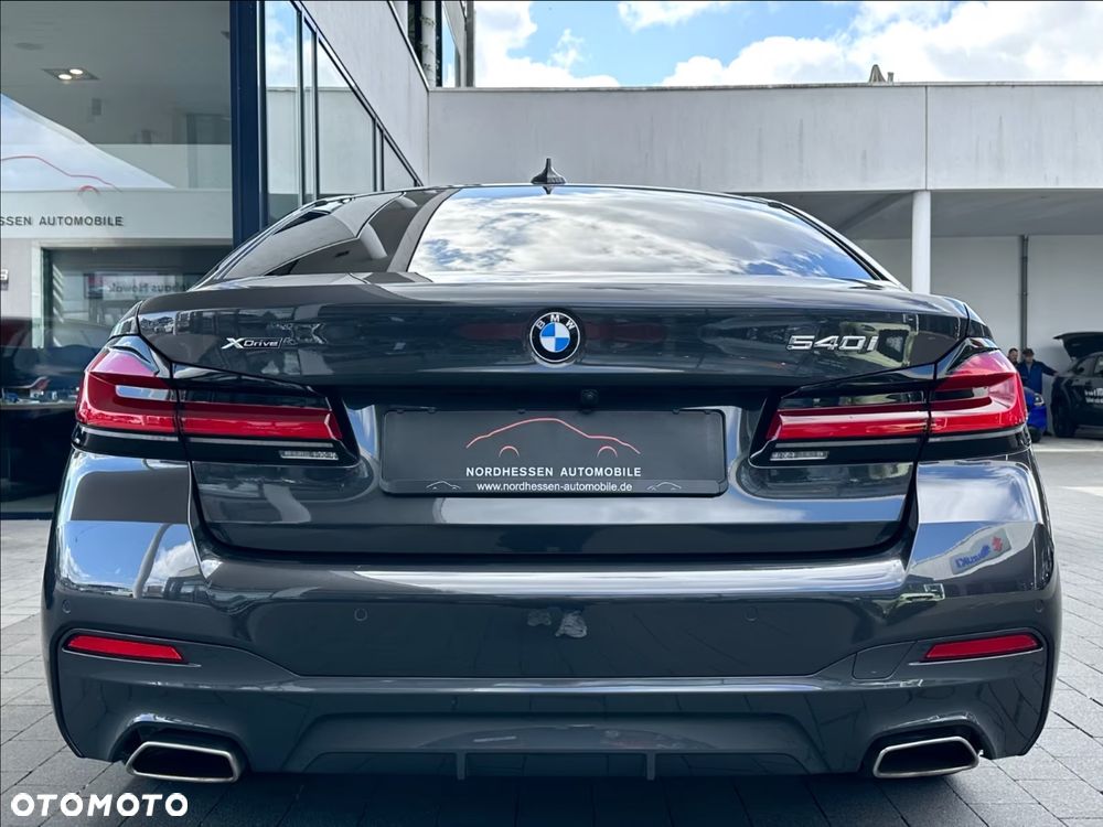 BMW Seria 5 540i xDrive - 7