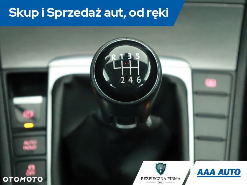 Volkswagen Passat - 14