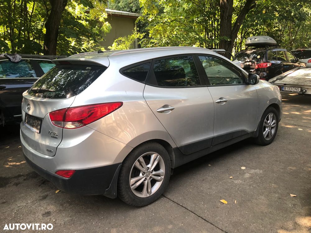 Dezmembrez Hyundai IX35 crdi 4WD gri argintiu 2012 - 11