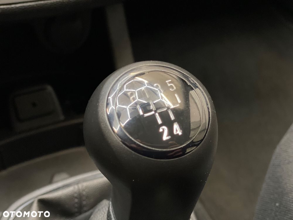 Opel Corsa 1.2 16V Enjoy - 24