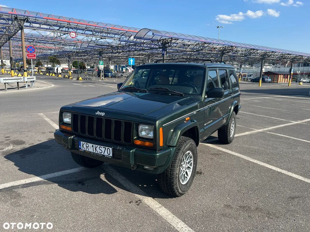 Jeep Cherokee - 1